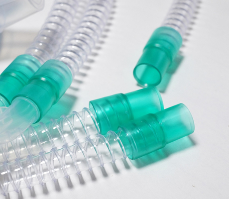 kopen Eenmalige medische anesthesie-apparaten voor de luchtwegen PVC golfdraad ademhalingscircuit PVC golfdraad ademhalingscircuit online vervaardiging