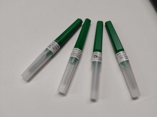 kopen Eenmalige naald voor het verzamelen van meervoudige bloedmonsters met een driehoekig ontwerp en een zelfverzegelend rubberklep voor veiligheid in het ziekenhuis online vervaardiging