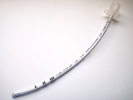 Goede prijs Röntgenstraal voorgevormde endotracheale buis 3,5 mm gemakkelijk in te voeren Ett zonder manchet online